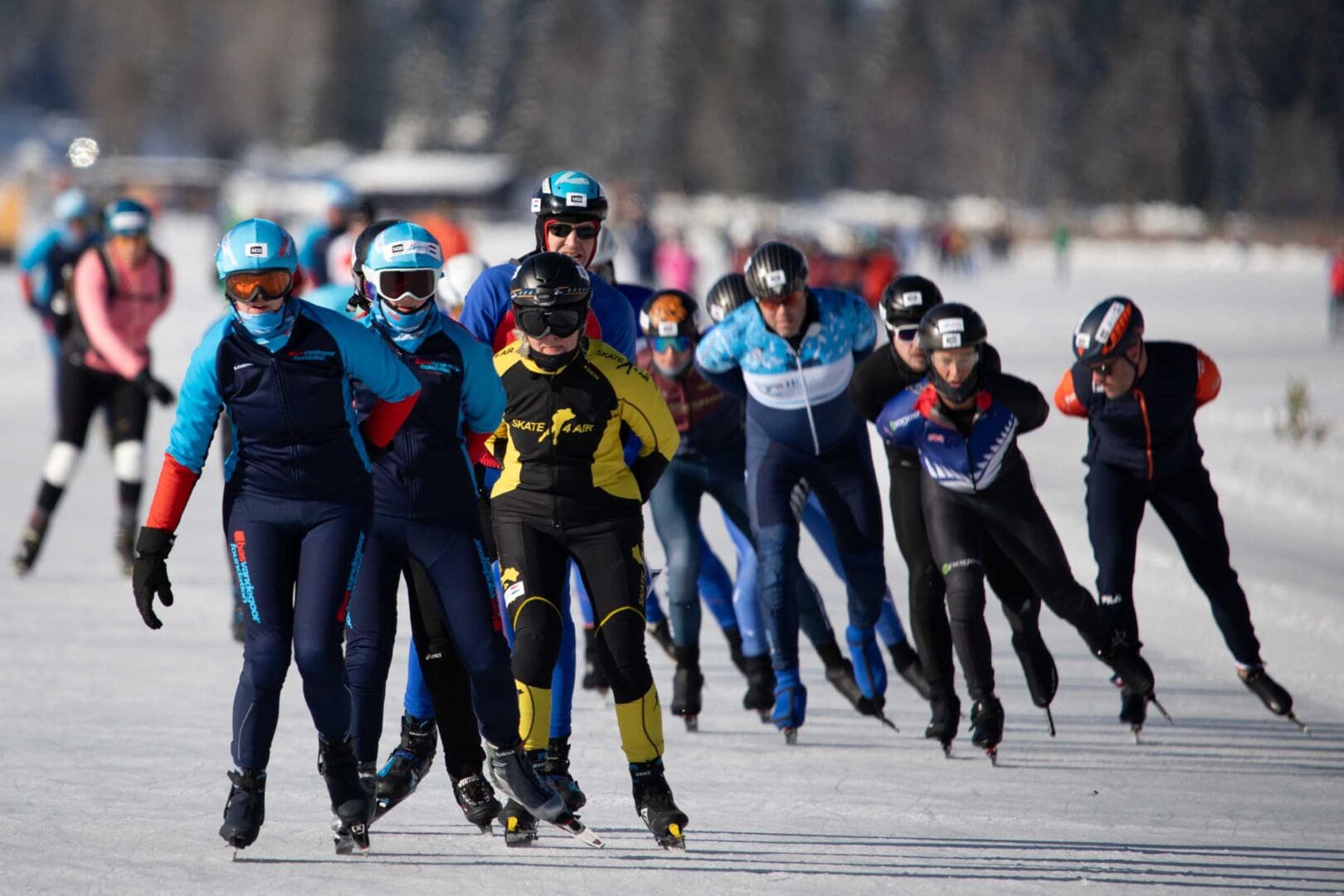 Schaatsers tijdens de challenge op de Weissensee